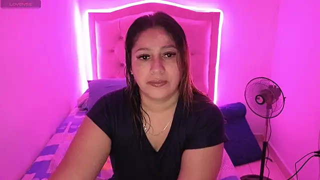 Nazlyy30 online show from October 27, 2025, 12:00 am