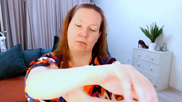 GoddessLara online show from October 5, 2025, 9:05 pm