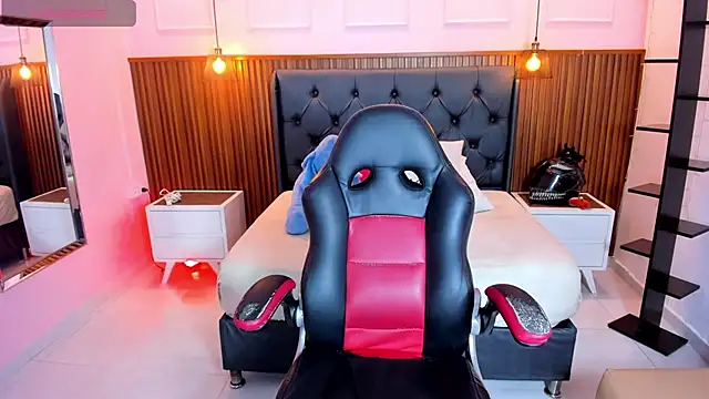 Snapshot of AMELIELEONE chatting on February 10, 2026, 12:26 pm AMELIELEONE online show from February 10, 2026, 12:26 pm