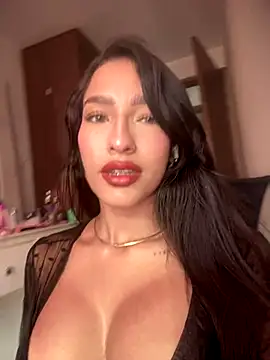 Snapshot of DulceLenns chatting on November 7, 2025, 6:23 pm DulceLenns online show from November 7, 2025, 6:23 pm