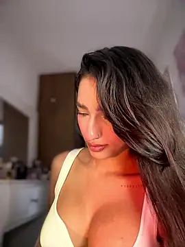 Snapshot of DulceLenns chatting on January 18, 2026, 6:55 pm DulceLenns online show from January 18, 2026, 6:55 pm