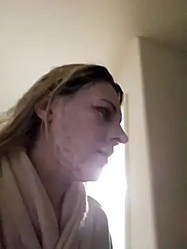 Snapshot of ScarletCallings420 chatting on February 18, 2025, 4:36 pm ScarletCallings420 online show from February 18, 2025, 4:36 pm