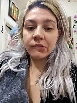 Snapshot of ScarletCallings420 chatting on December 21, 2024, 8:21 pm ScarletCallings420 online show from December 21, 2024, 8:21 pm