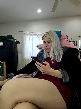 Snapshot of ScarletCallings420 chatting on December 7, 2024, 8:11 pm ScarletCallings420 online show from December 7, 2024, 8:11 pm