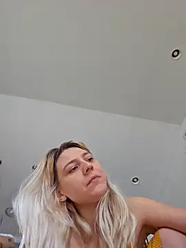 Snapshot of ScarletCallings420 chatting on February 28, 2025, 10:50 pm ScarletCallings420 online show from February 28, 2025, 10:50 pm