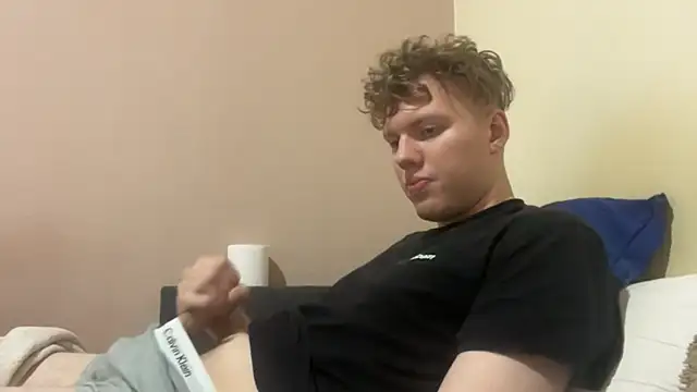 sexybooii6968 online show from December 1, 2025, 2:51 pm