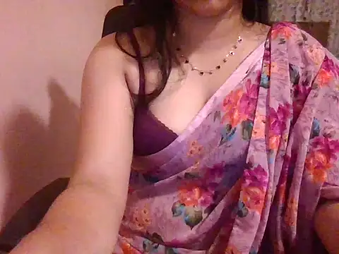 Snapshot of Pinky_4 chatting on November 10, 2025, 3:06 pm Pinky 4 online show from November 10, 2025, 3:06 pm