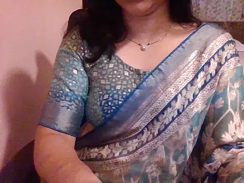 Snapshot of Pinky_4 chatting on November 2, 2025, 1:43 am Pinky 4 online show from November 2, 2025, 1:43 am