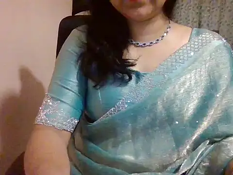 Snapshot of Pinky_4 chatting on December 3, 2025, 6:29 pm Pinky 4 online show from December 3, 2025, 6:29 pm