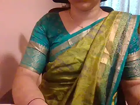 Snapshot of Pinky_4 chatting on March 7, 2025, 11:40 am Pinky 4 online show from March 7, 2025, 11:40 am