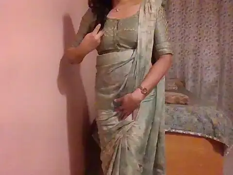 Snapshot of Pinky_4 chatting on February 23, 2025, 6:01 pm Pinky 4 online show from February 23, 2025, 6:01 pm