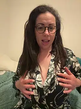 kymii online show from May 17, 2026, 7:47 pm