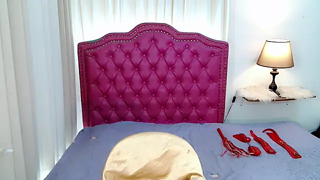 DreamLADYBOY online show from April 24, 2026, 12:12 am