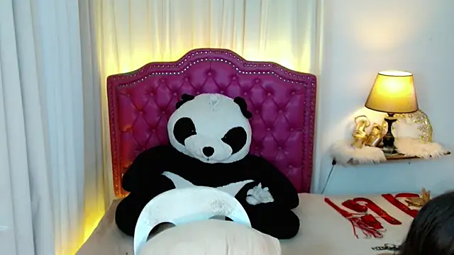 Snapshot of DreamLADYBOY chatting on May 23, 2026, 7:40 am DreamLADYBOY online show from May 23, 2026, 7:40 am