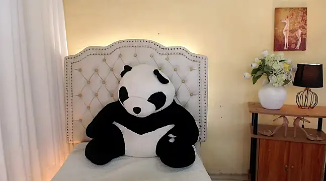 Snapshot of DreamLADYBOY chatting on March 9, 2025, 5:22 am DreamLADYBOY online show from March 9, 2025, 5:22 am