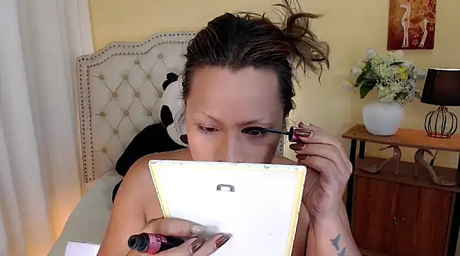 Snapshot of DreamLADYBOY chatting on February 23, 2025, 11:04 pm DreamLADYBOY online show from February 23, 2025, 11:04 pm
