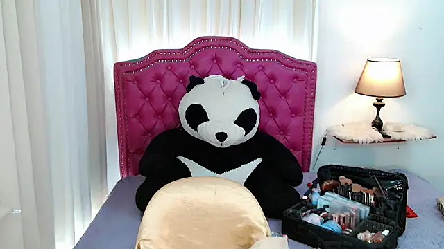 DreamLADYBOY online show from April 25, 2026, 10:29 pm