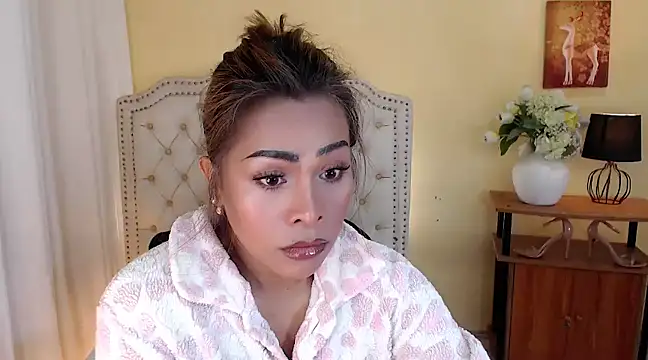 Snapshot of DreamLADYBOY chatting on February 26, 2025, 12:20 am DreamLADYBOY online show from February 26, 2025, 12:20 am
