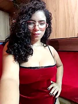 Snapshot of Simone_Miller chatting on February 16, 2025, 10:22 pm Simone Miller online show from February 16, 2025, 10:22 pm