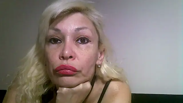 Snapshot of EvaaMina chatting on April 23, 2026, 7:48 pm EvaaMina online show from April 23, 2026, 7:48 pm