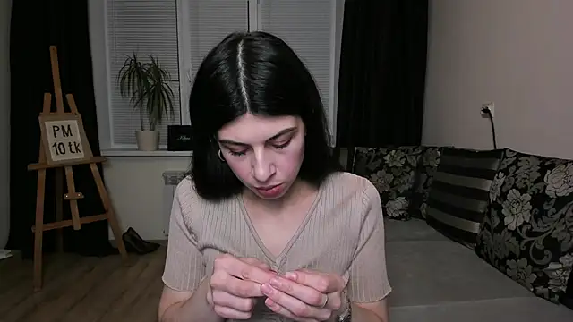 MolagAnna online show from April 7, 2026, 8:10 pm