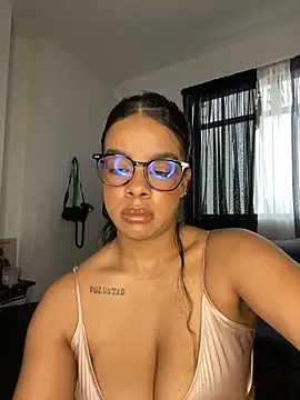 trianawhite online show from April 8, 2026, 3:57 pm