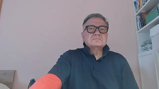 Snapshot of YOU6me chatting on May 11, 2026, 3:29 pm YOU6me online show from May 11, 2026, 3:29 pm