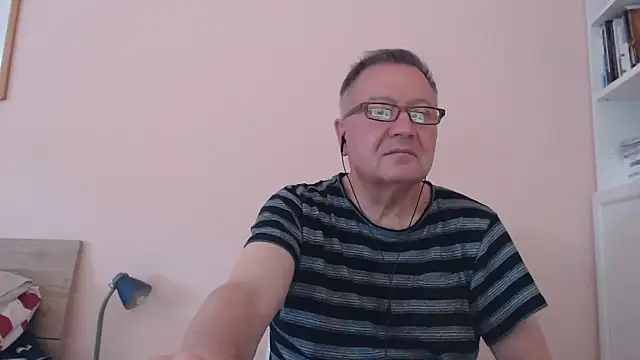 YOU6me online show from September 15, 2025, 9:54 am