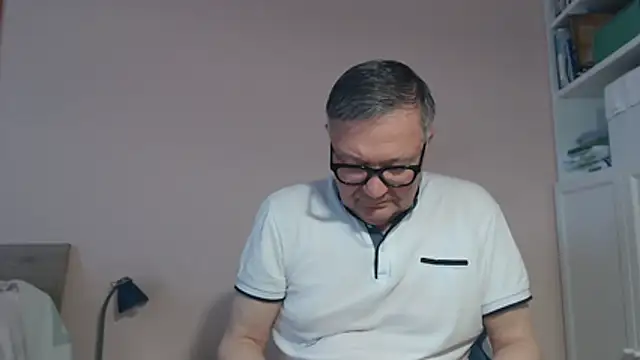 Snapshot of YOU6me chatting on June 3, 2026, 2:33 pm YOU6me online show from June 3, 2026, 2:33 pm