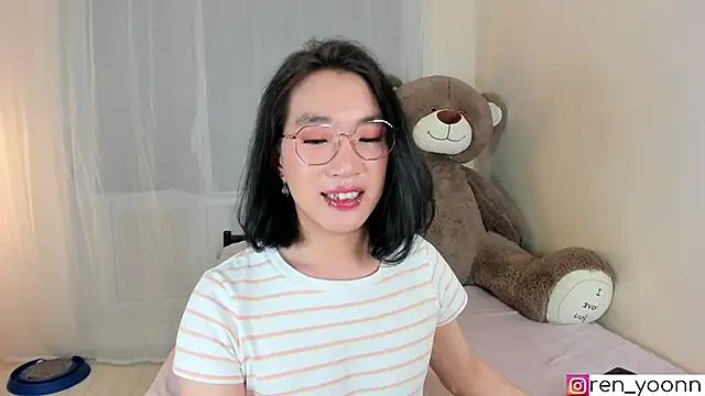 Snapshot of Ren_yoon chatting on July 2, 2026, 2:45 am Ren yoon online show from July 2, 2026, 2:45 am