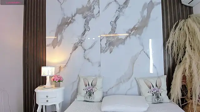 Snapshot of hannahill69 chatting on January 17, 2026, 5:33 am hannahill69 online show from January 17, 2026, 5:33 am