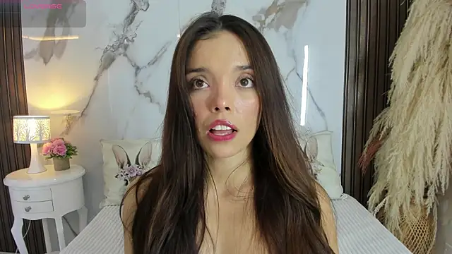 Snapshot of hannahill69 chatting on February 4, 2026, 5:13 am hannahill69 online show from February 4, 2026, 5:13 am