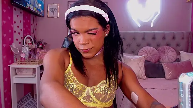 Snapshot of alexa_rodriicum chatting on June 9, 2026, 5:14 pm alexa rodriicum online show from June 9, 2026, 5:14 pm