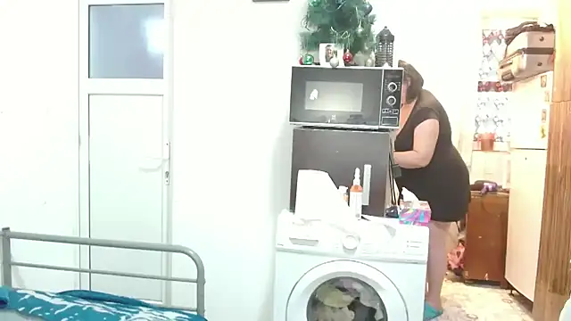 RidemerafSuzana online show from December 3, 2025, 11:42 am