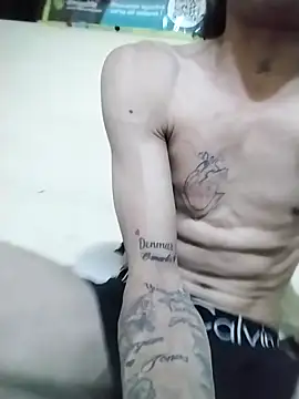 001HENRYAlejandro online show from October 31, 2025, 1:13 am