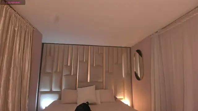 Snapshot of AnaDurant chatting on September 28, 2025, 12:23 pm AnaDurant online show from September 28, 2025, 12:23 pm