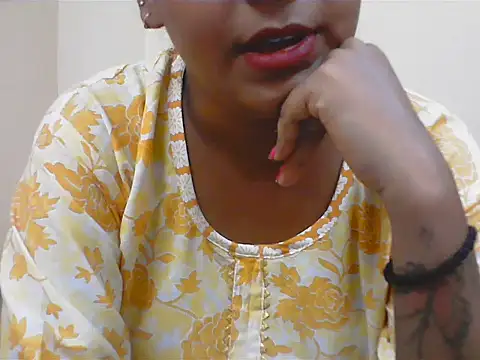 Snapshot of LovingPihu chatting on July 19, 2026, 5:16 am LovingPihu online show from July 19, 2026, 5:16 am