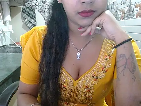 LovingPihu online show from March 23, 2026, 5:51 am