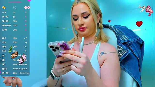Snapshot of sassy_madeline chatting on March 12, 2025, 10:07 pm sassy madeline online show from March 12, 2025, 10:07 pm