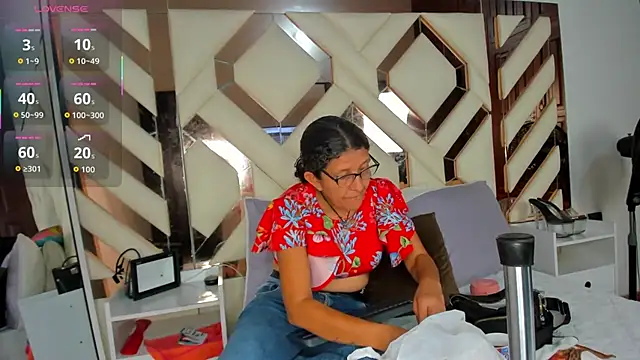 Snapshot of Keyla_Milf chatting on December 20, 2025, 3:53 am Keyla Milf online show from December 20, 2025, 3:53 am