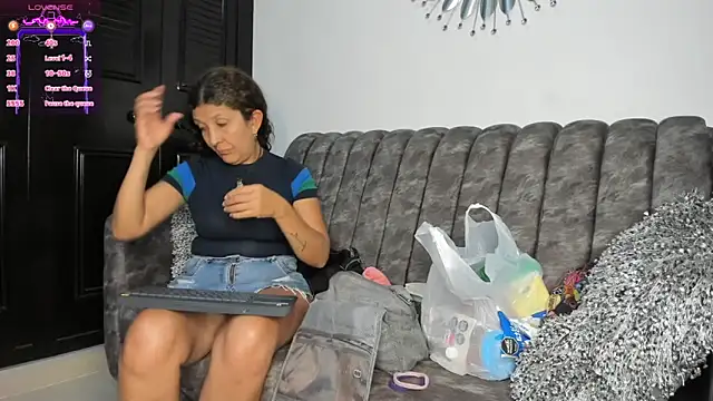 Snapshot of Keyla_Milf chatting on October 1, 2025, 2:49 am Keyla Milf online show from October 1, 2025, 2:49 am