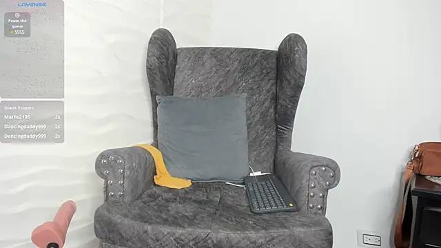 Snapshot of Keyla_Milf chatting on March 21, 2025, 6:05 am Keyla Milf online show from March 21, 2025, 6:05 am