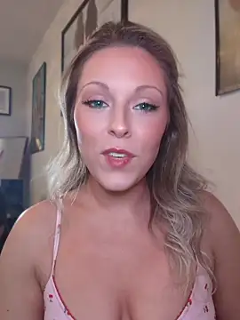 Snapshot of SavageHouseTV chatting on May 23, 2026, 7:02 pm SavageHouseTV online show from May 23, 2026, 7:02 pm