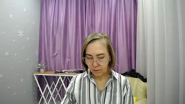 queen a n i online show from March 8, 2026, 7:44 am