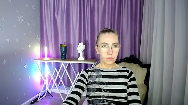 queen a n i online show from September 10, 2025, 9:08 am