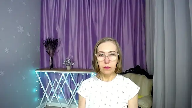 queen a n i online show from April 12, 2026, 6:49 am