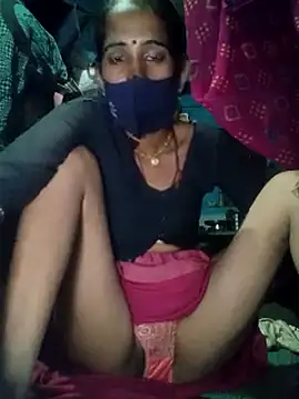 Snapshot of Mohni_Das chatting on October 13, 2025, 8:21 pm Mohni Das online show from October 13, 2025, 8:21 pm