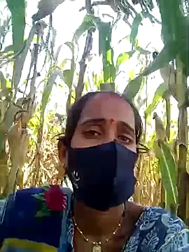 Snapshot of Mohni_Das chatting on October 10, 2025, 8:04 am Mohni Das online show from October 10, 2025, 8:04 am