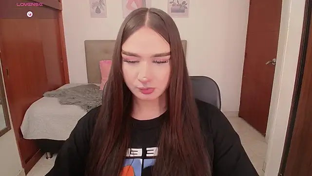 Miley Baker online show from December 3, 2025, 2:27 pm