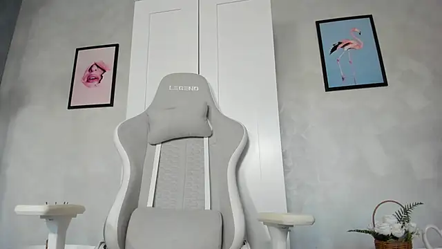 Naila18 online show from March 8, 2025, 6:21 am